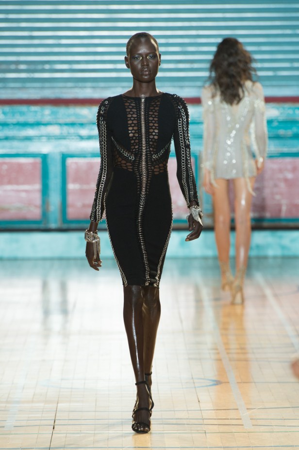 julien-macdonald-spring-summer-2017-look-18