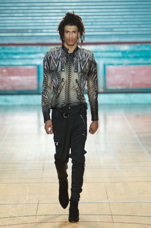 julien-macdonald-spring-summer-2017-look-34